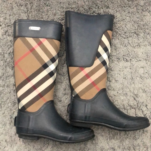 COPY - Burberry Boots - Picture 1 of 4